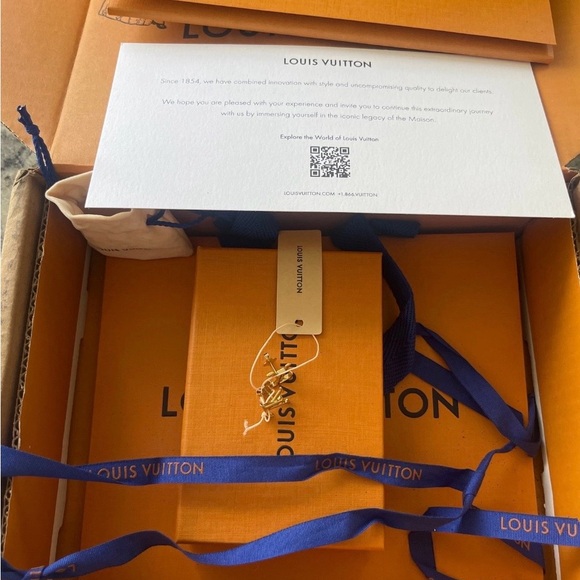 Louis Vuitton Gold Logo Stud Earrings - Picture 6 of 6